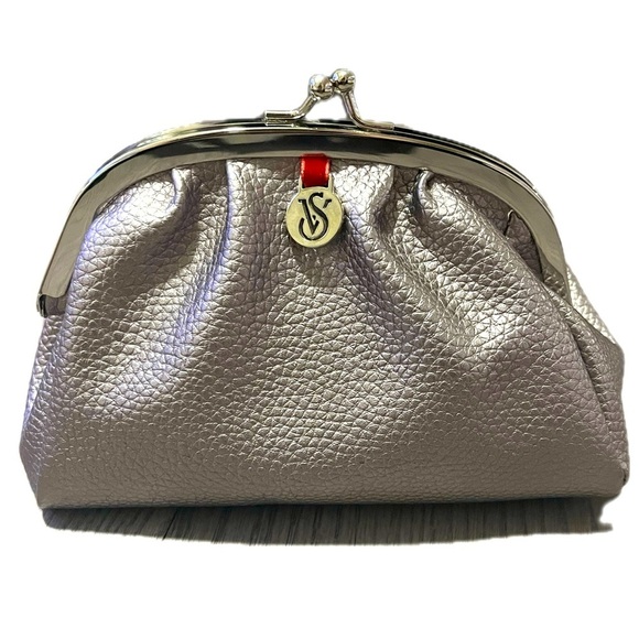 Victoria’s Secret Kisslock Elegant Silver Women's Coin or Cosmetic Pouch - Picture 8 of 8